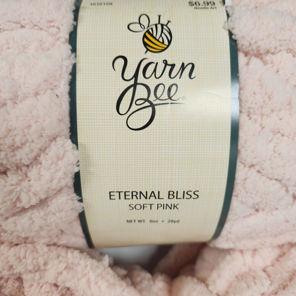 Chunky Knit Eternal Bliss Yarn Bee Soft Pink 3 Skeins Bulky Jumbo 24oz 84yds - Picture 4 of 4